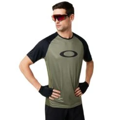 Oakley MTB SS Tech Tee -Cycle Flex Store 0c8943c43006692117569204881bfd2be73865bc683f419e28d3ae09e0ed2b03 65186.1685294847