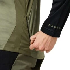 Oakley MTB LS Tech Tee -Cycle Flex Store 1ba7d1f89a2e4c5d0cf59cf11a61776a08cde60aeadd6bf38620288b69fb4892 23623.1685352644